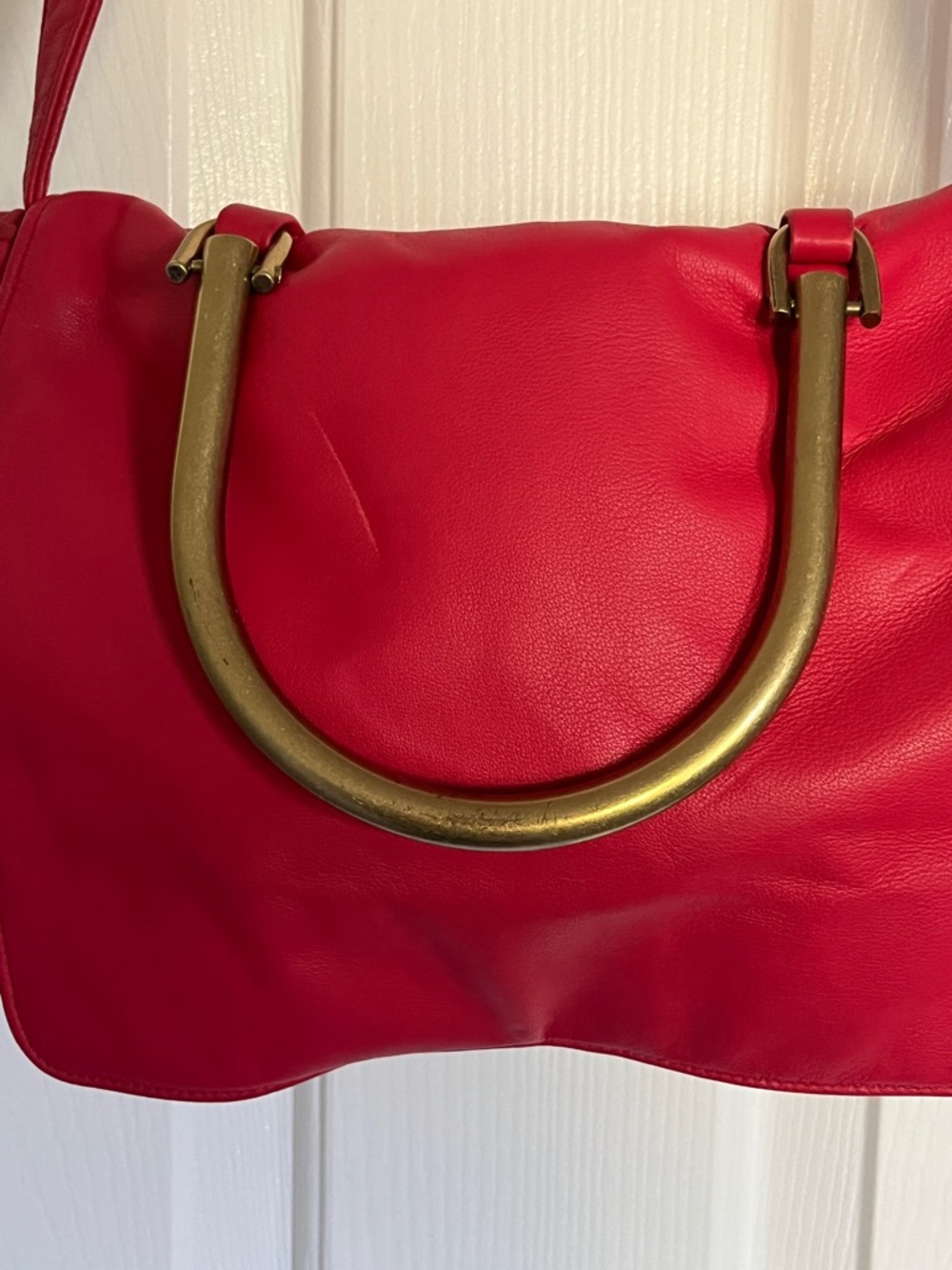 Sarah Jessica Parker SKP Red Leather crossbody Bag with Gold Hardware - Picture 3 of 9